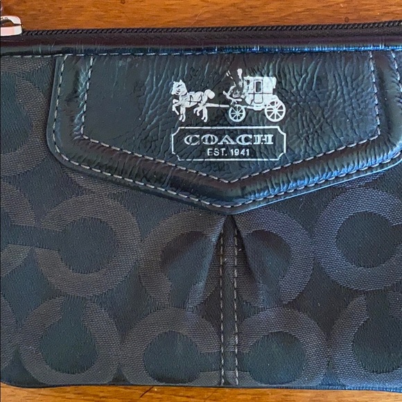 Black coach wristlet - Picture 2 of 7
